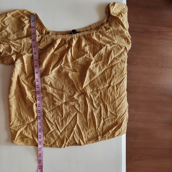 Harve Benard mustard yellow blouse w metallic gold pattern tie sleeves Sz medium - Picture 7 of 8